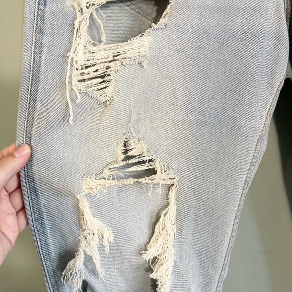 HOLLISTER Women's Blue Distressed Low-Rise Cropped Boyfriend Denim Jeans Size 15 - Picture 7 of 10